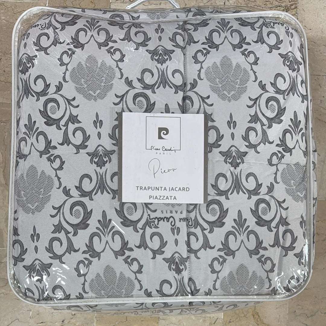 PIERRE CARDIN Trapunta Jacquard Piazzata V2 – 255×260 cm