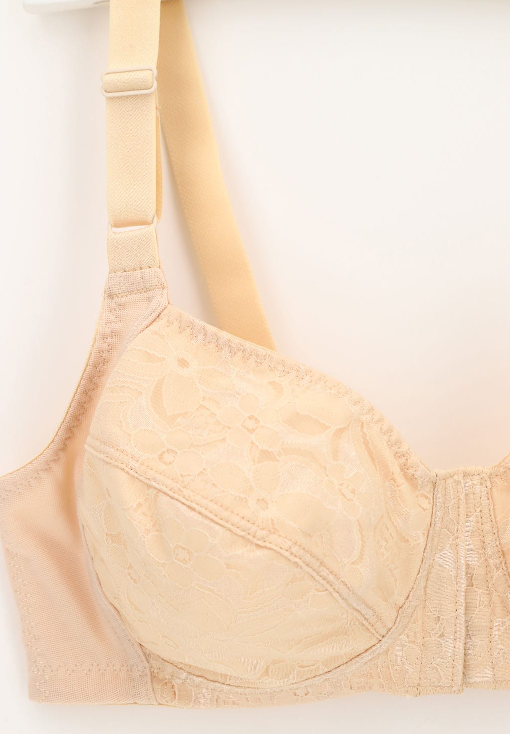 Reggiseno aperto davanti Adele Lepel Claudia Lemes senza ferretto Reggiseno aperto davanti Adele Lepel Claudia Lemes senza ferretto